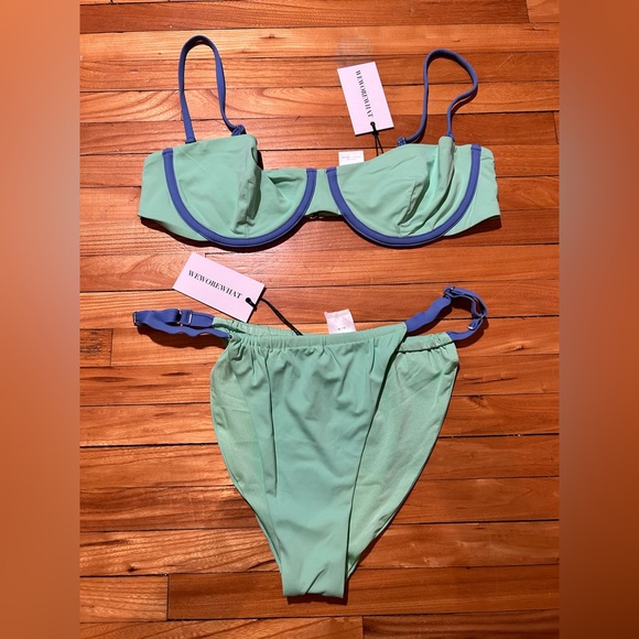 WeWoreWhat - Contrast Trim Bikini - M/L - Picture 2 of 6